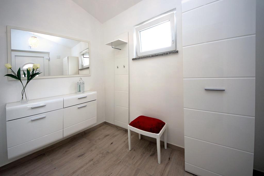Apartment Mare Водице Екстериор снимка
